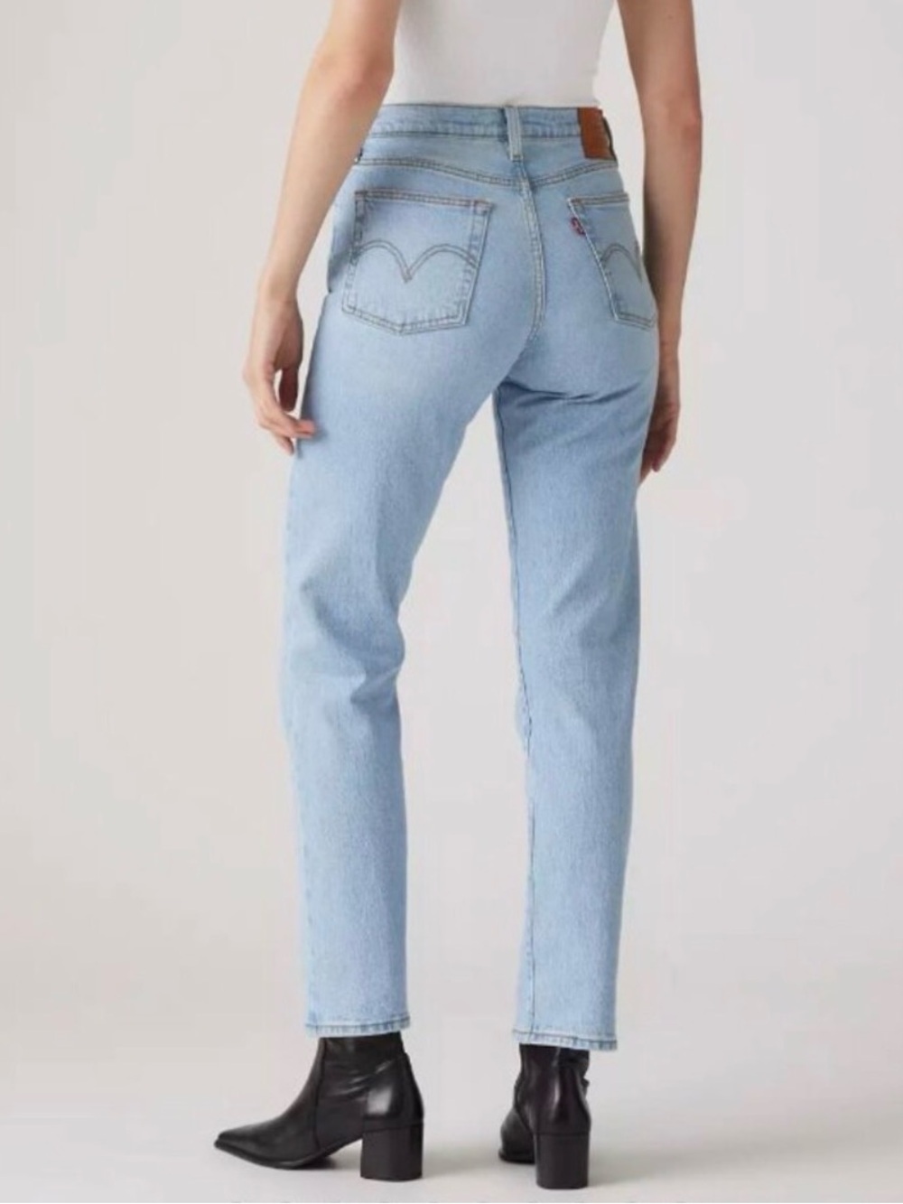 Levi’s Wedgie Straight Jeans Light Wash High Rise Women’s W32 L28